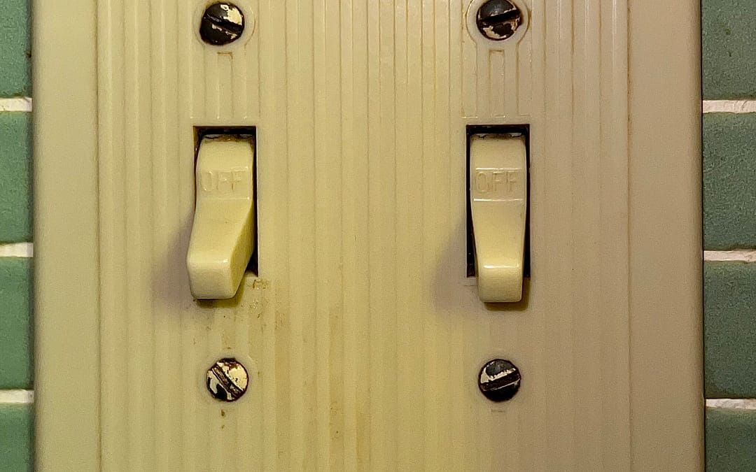 TELLING SOMEONE ABOUT THE LIGHT SWITCH